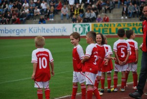Einlaufkinder Relegationsspiel FC Amberg